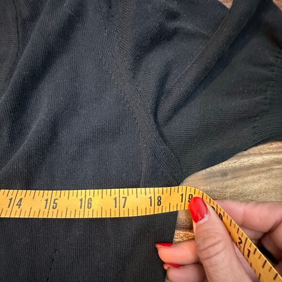 Longchamp Women's Black V-Neck Long Sleeves Button Front Cardigan Sweater Size M - Picture 6 of 9